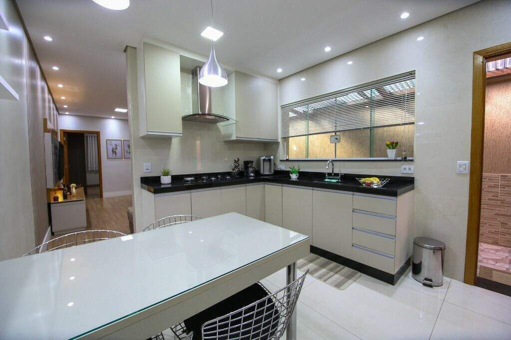 Casa à venda no Parque Capuava: 