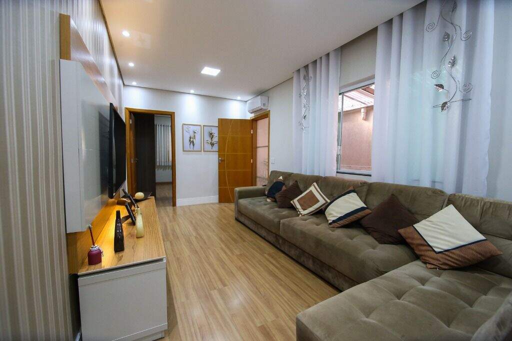 Casa à venda no Parque Capuava: 