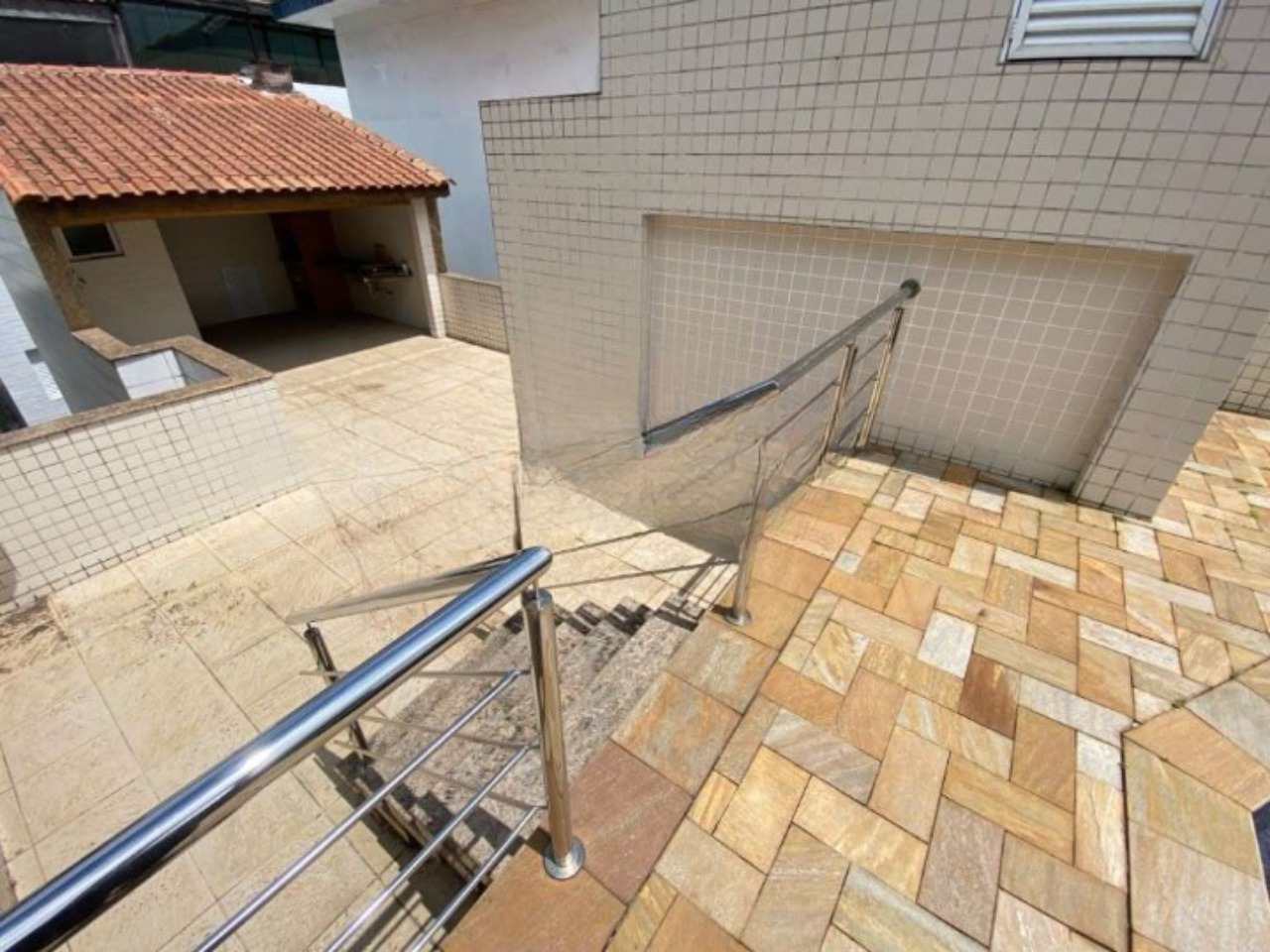 Sobrado à venda no Campo Grande: 