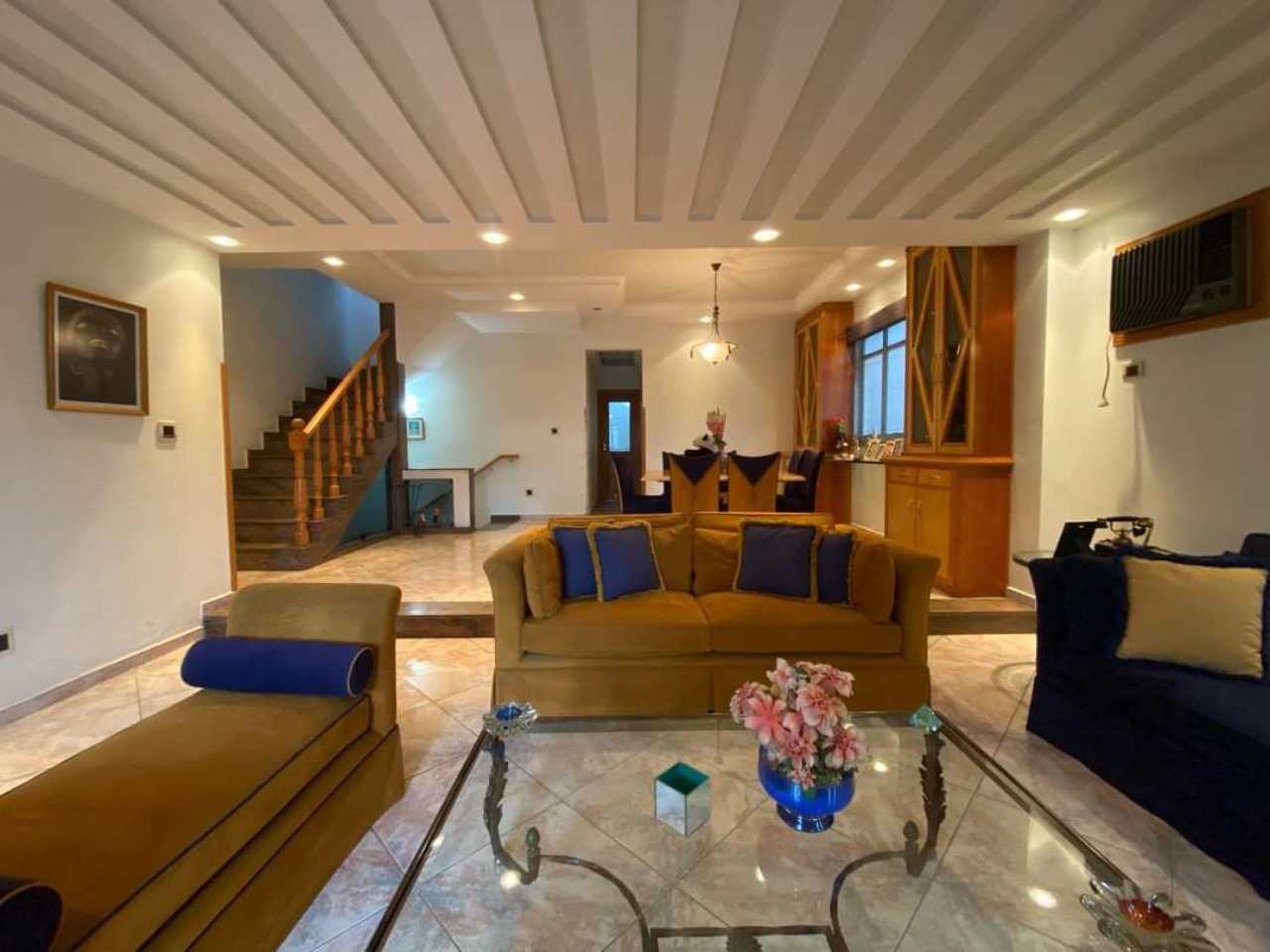 Casa à venda no Embaré: 