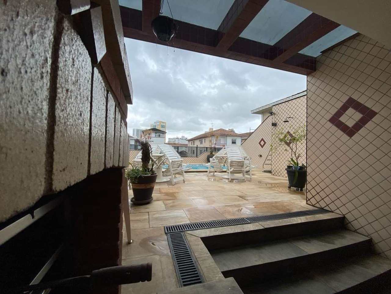 Casa à venda no Embaré: 