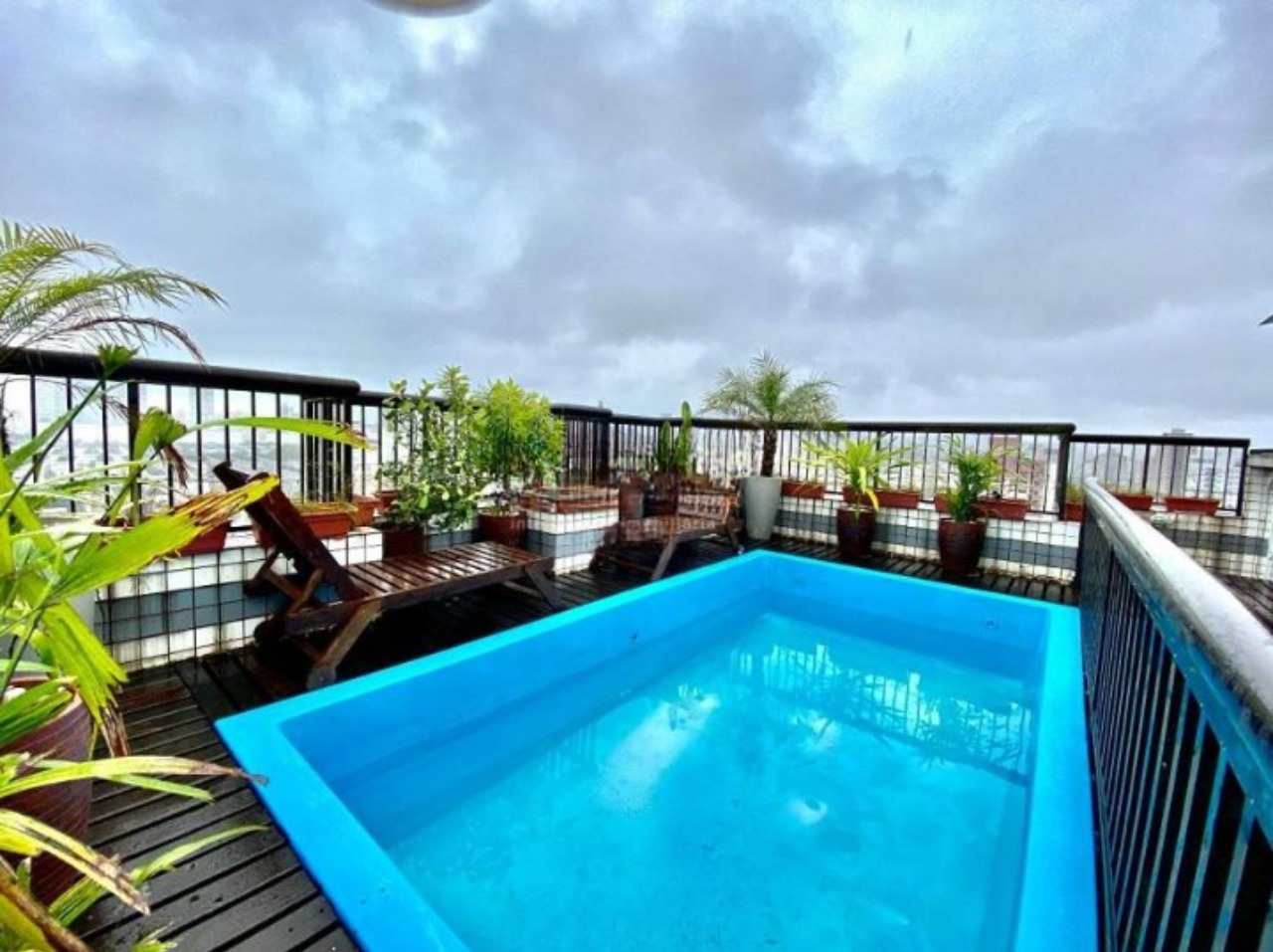 Cobertura à venda no Embaré: 