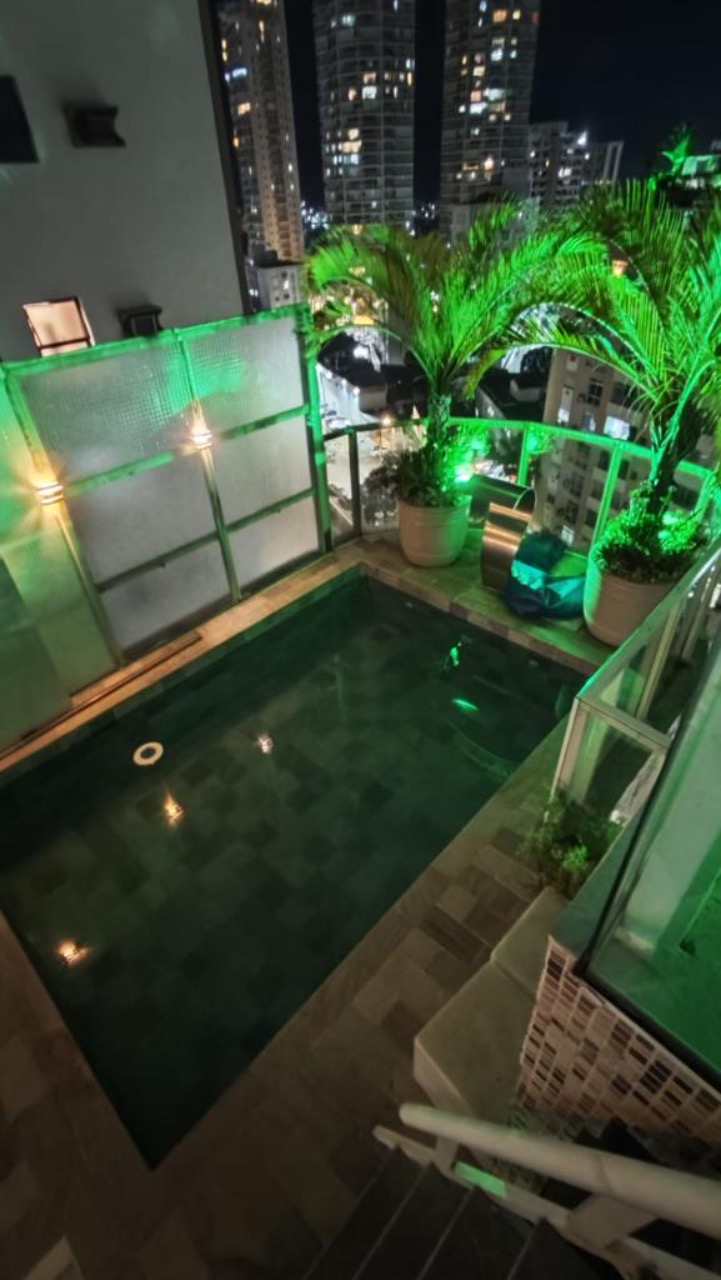 Cobertura à venda no Ponta da Praia: 