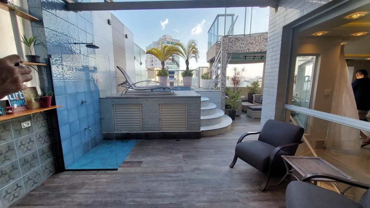 Cobertura à venda no Ponta da Praia: 