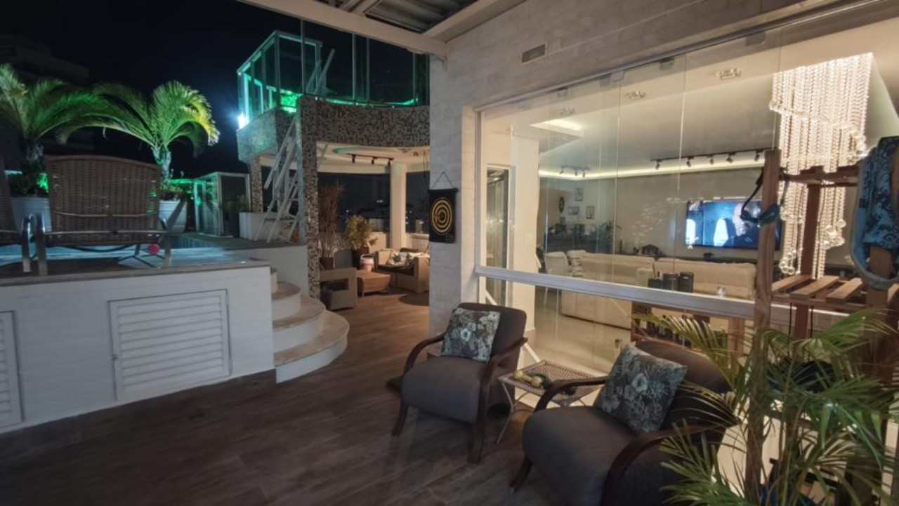 Cobertura à venda no Ponta da Praia: 