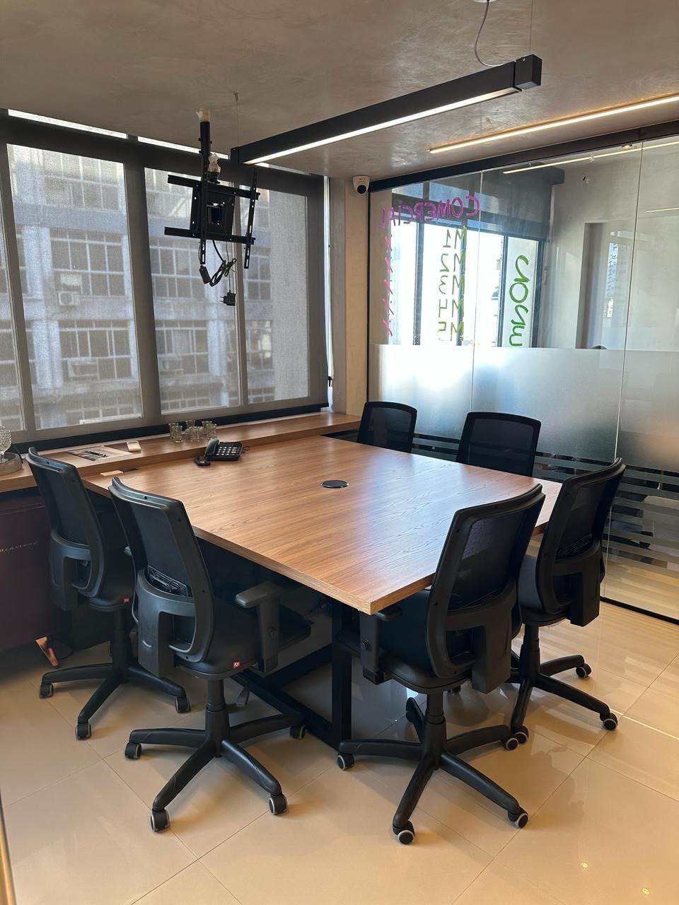 Sala à venda no Centro: 