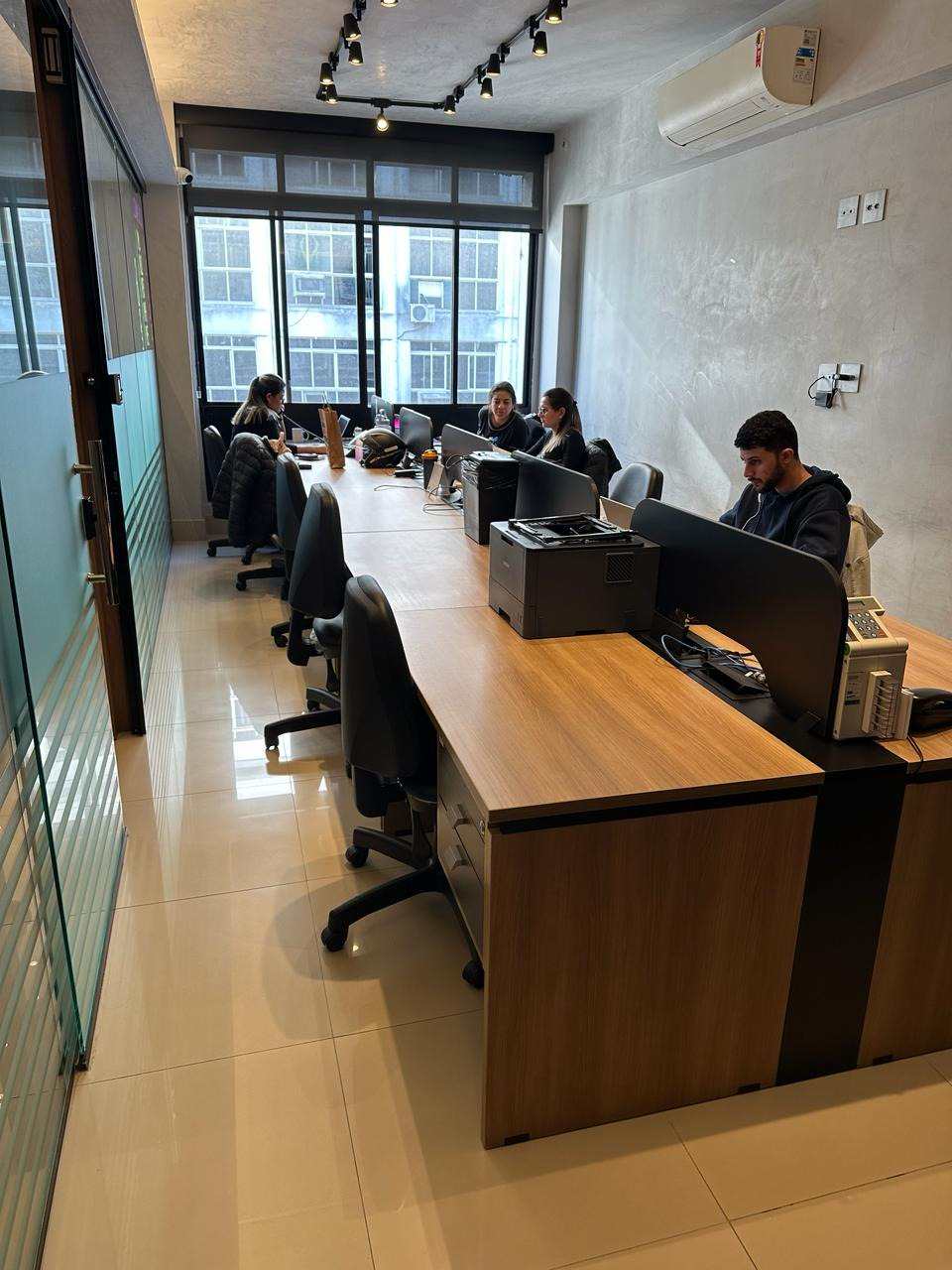 Sala à venda no Centro: 