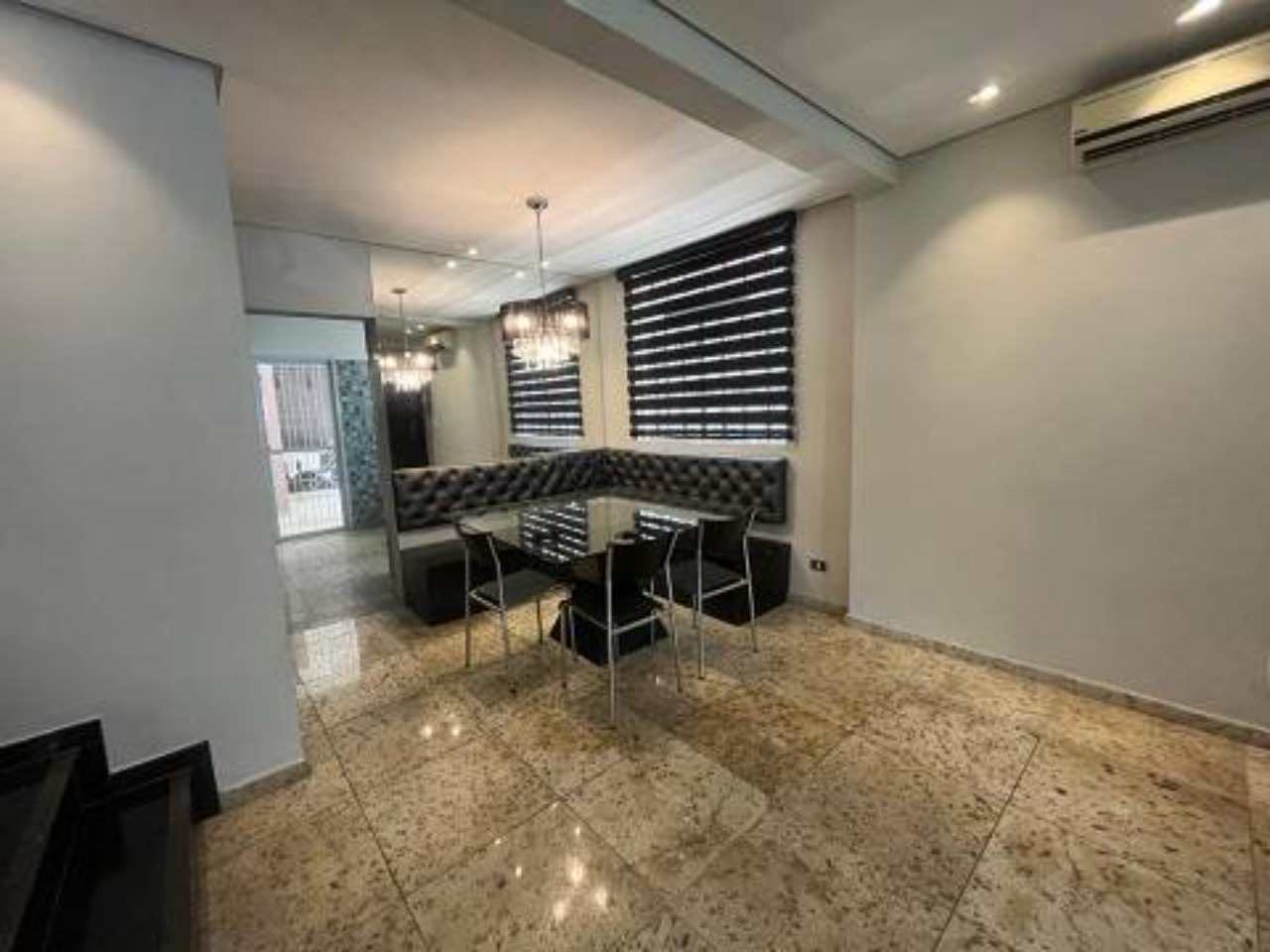 Sobrado à venda no Boqueirão: 