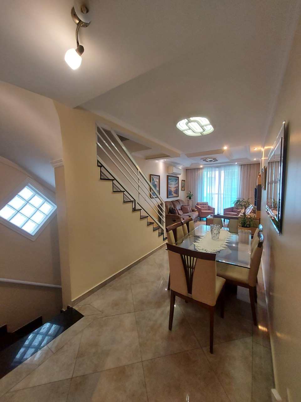 Sobrado à venda no Aparecida: 