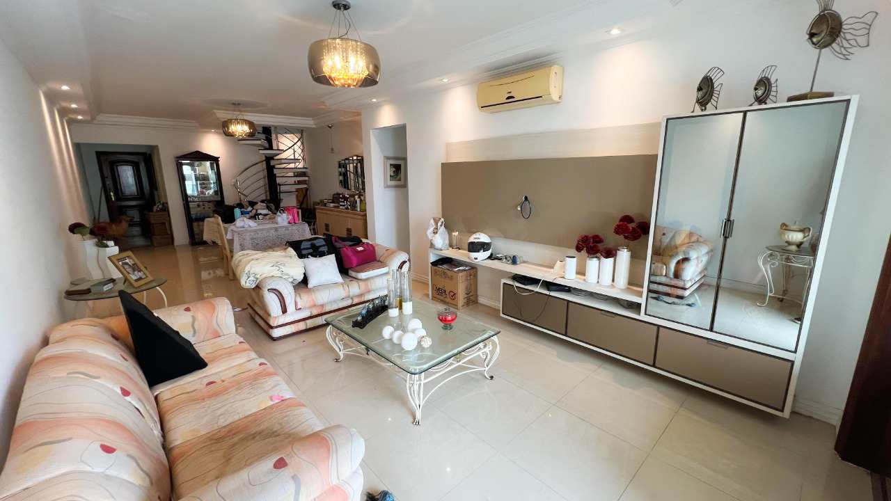 Cobertura à venda no Ponta da Praia: 