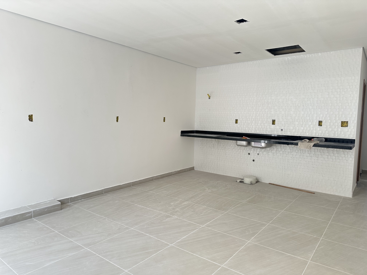 Casa à venda no Embaré: 