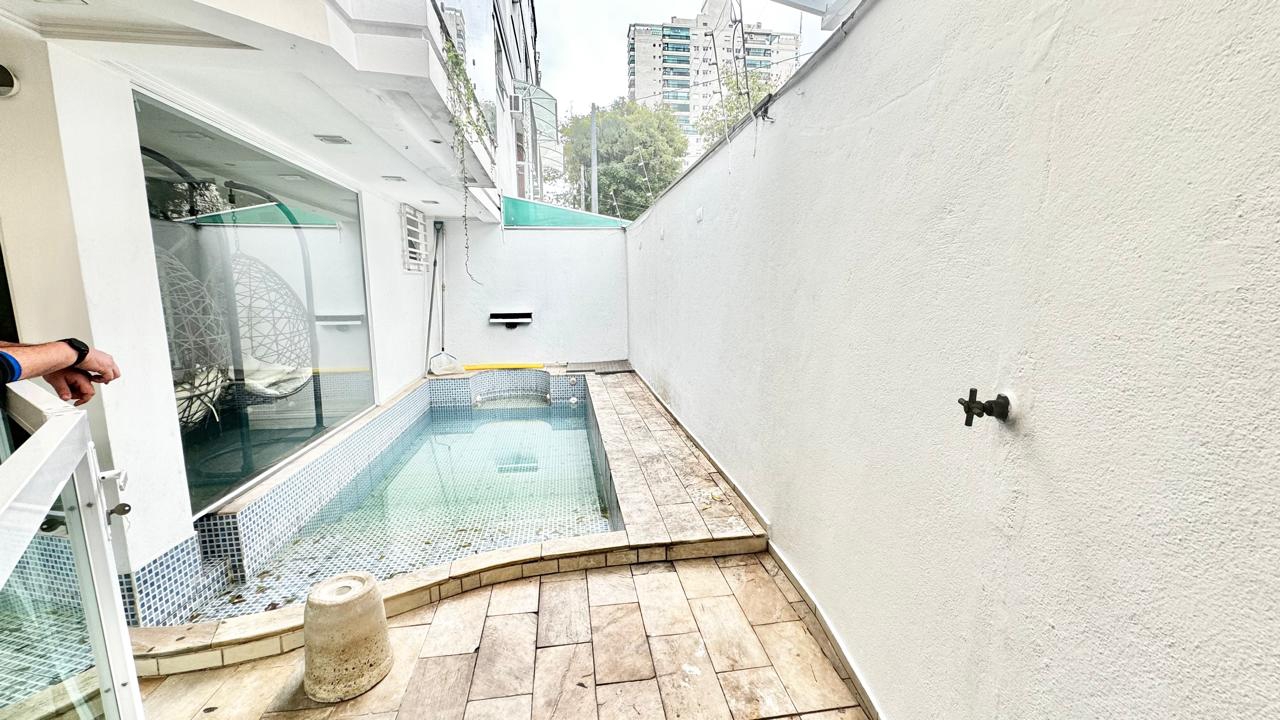 Apartamento à venda no Embaré: 