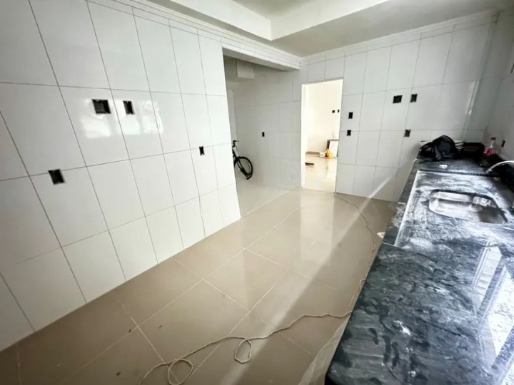 Apartamento à venda no Ponta da Praia: 