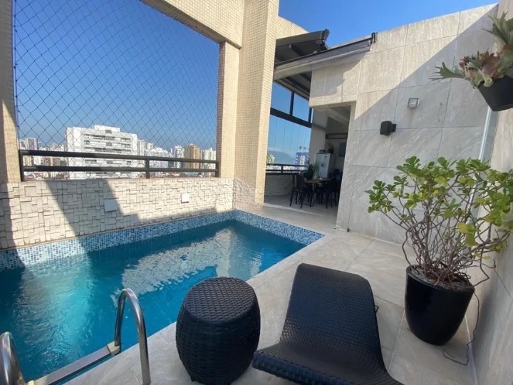 Cobertura à venda no Embaré: 