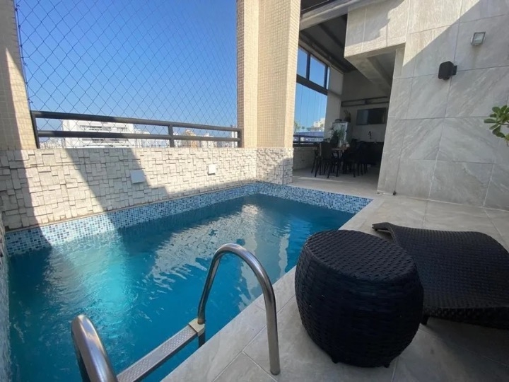 Cobertura à venda no Embaré: 