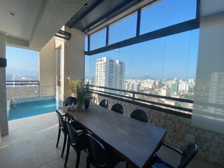 Cobertura à venda no Embaré: 