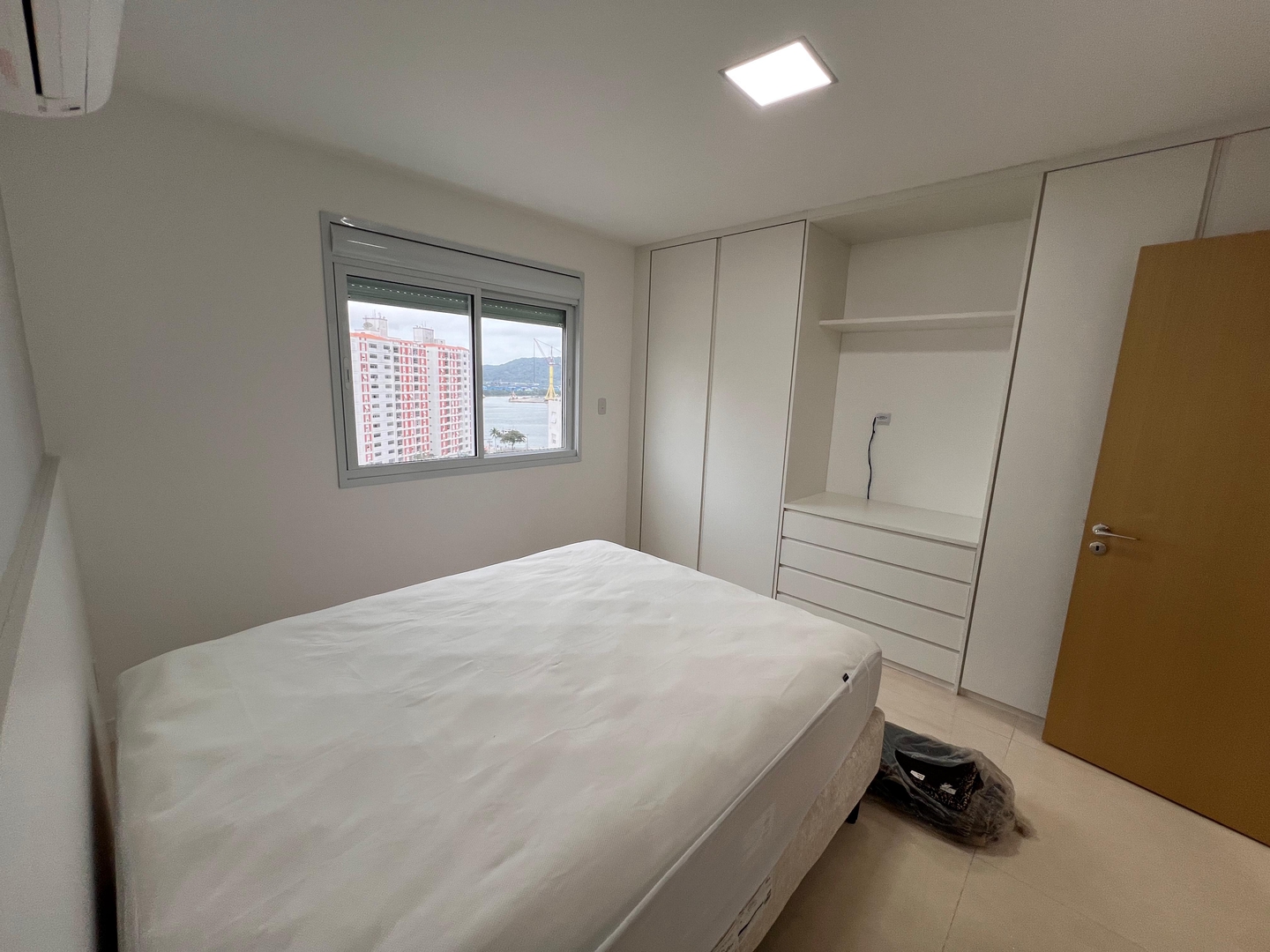 Apartamento à venda no Ponta da Praia: 