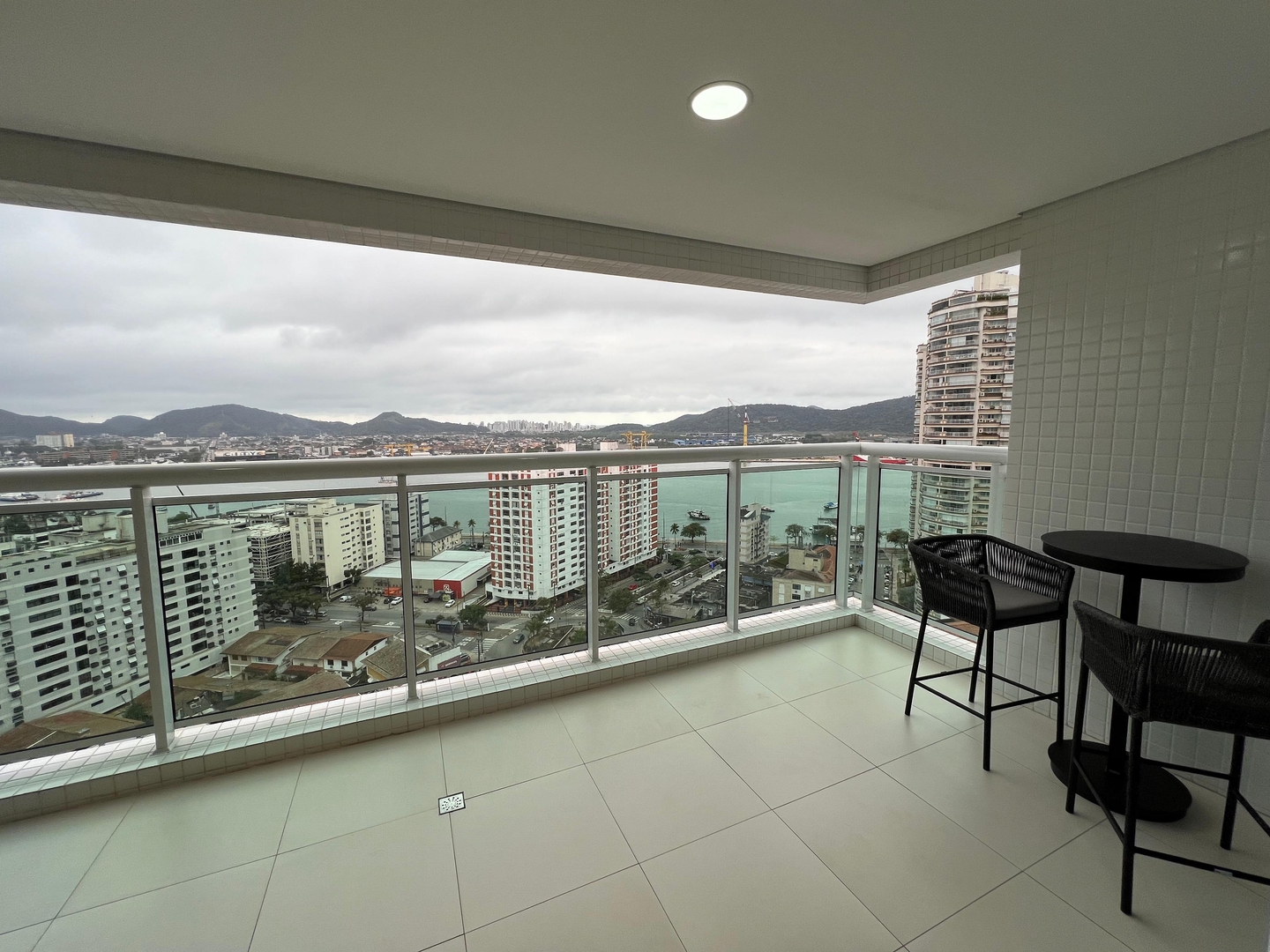 Apartamento à venda no Ponta da Praia: 