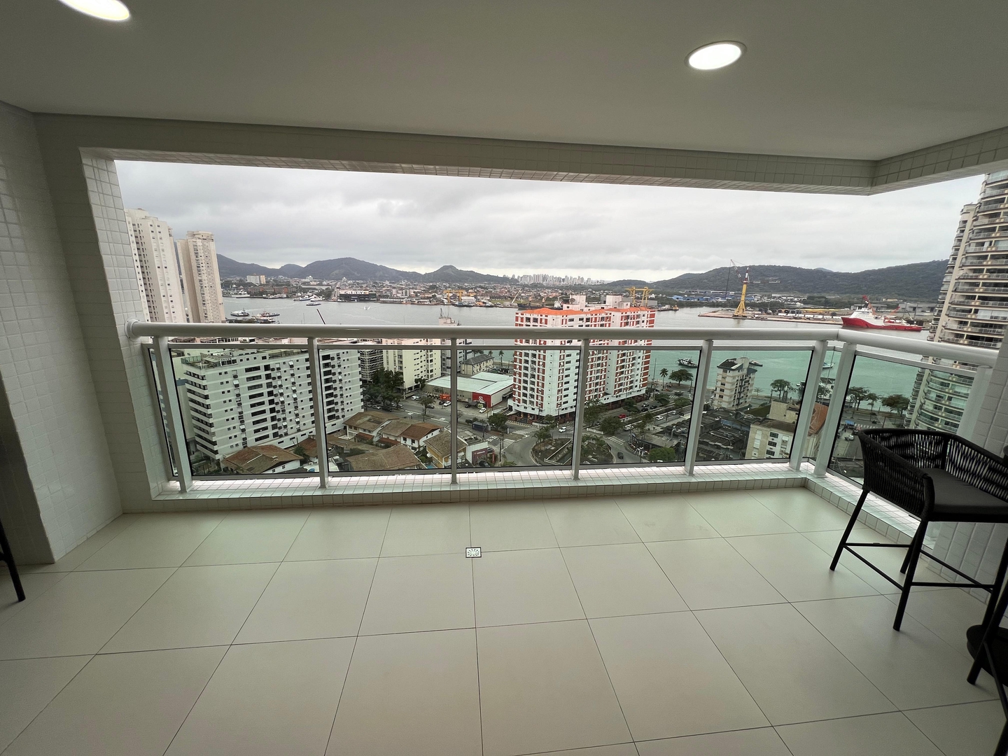 Apartamento à venda no Ponta da Praia: 