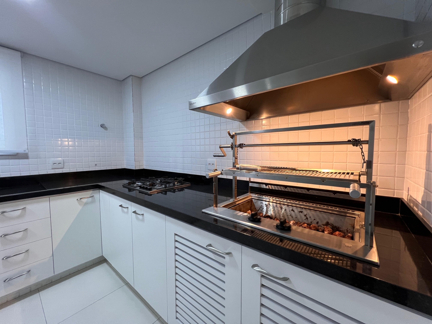 Apartamento à venda no Ponta da Praia: 