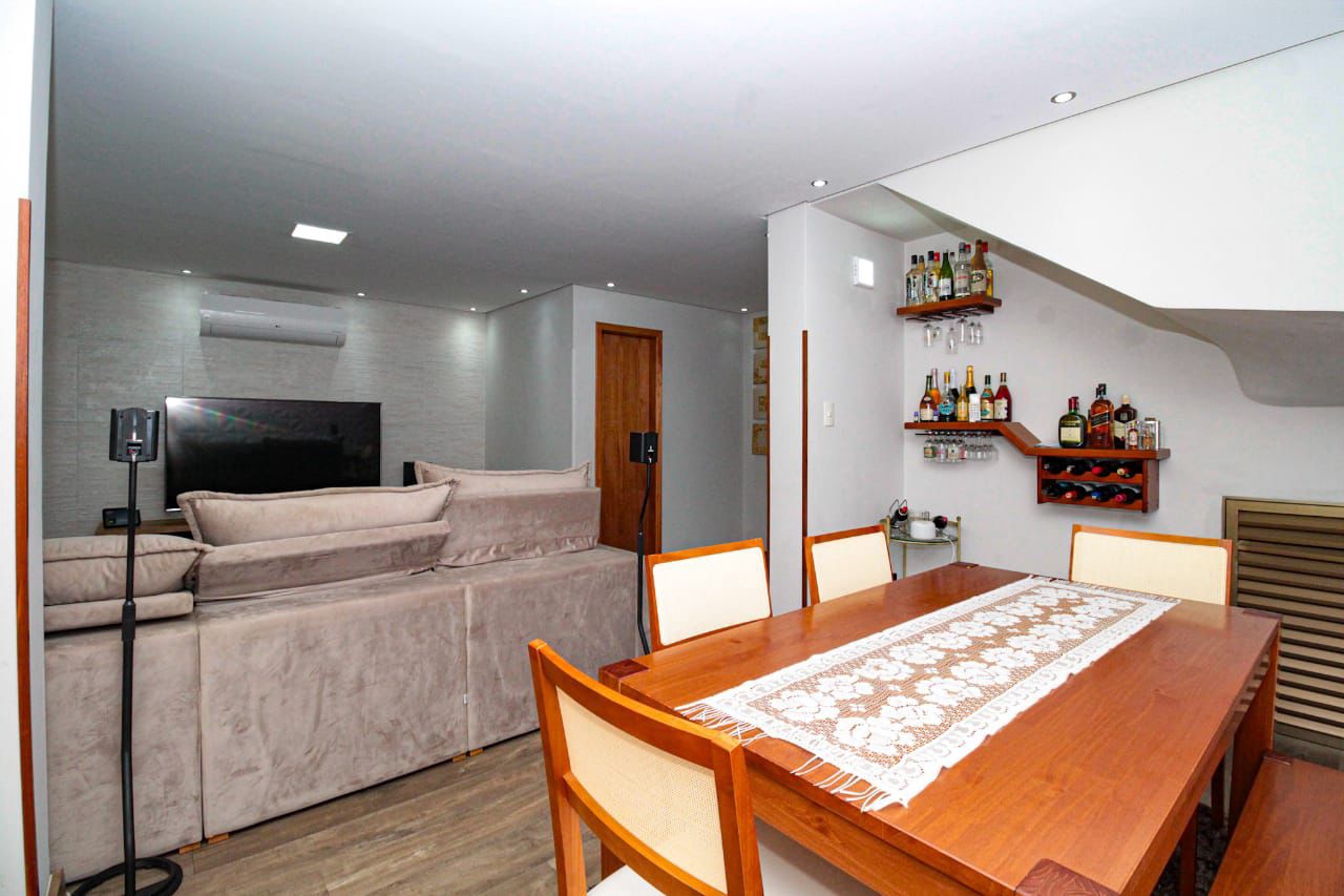 Sobrado à venda no Ponta da Praia: 