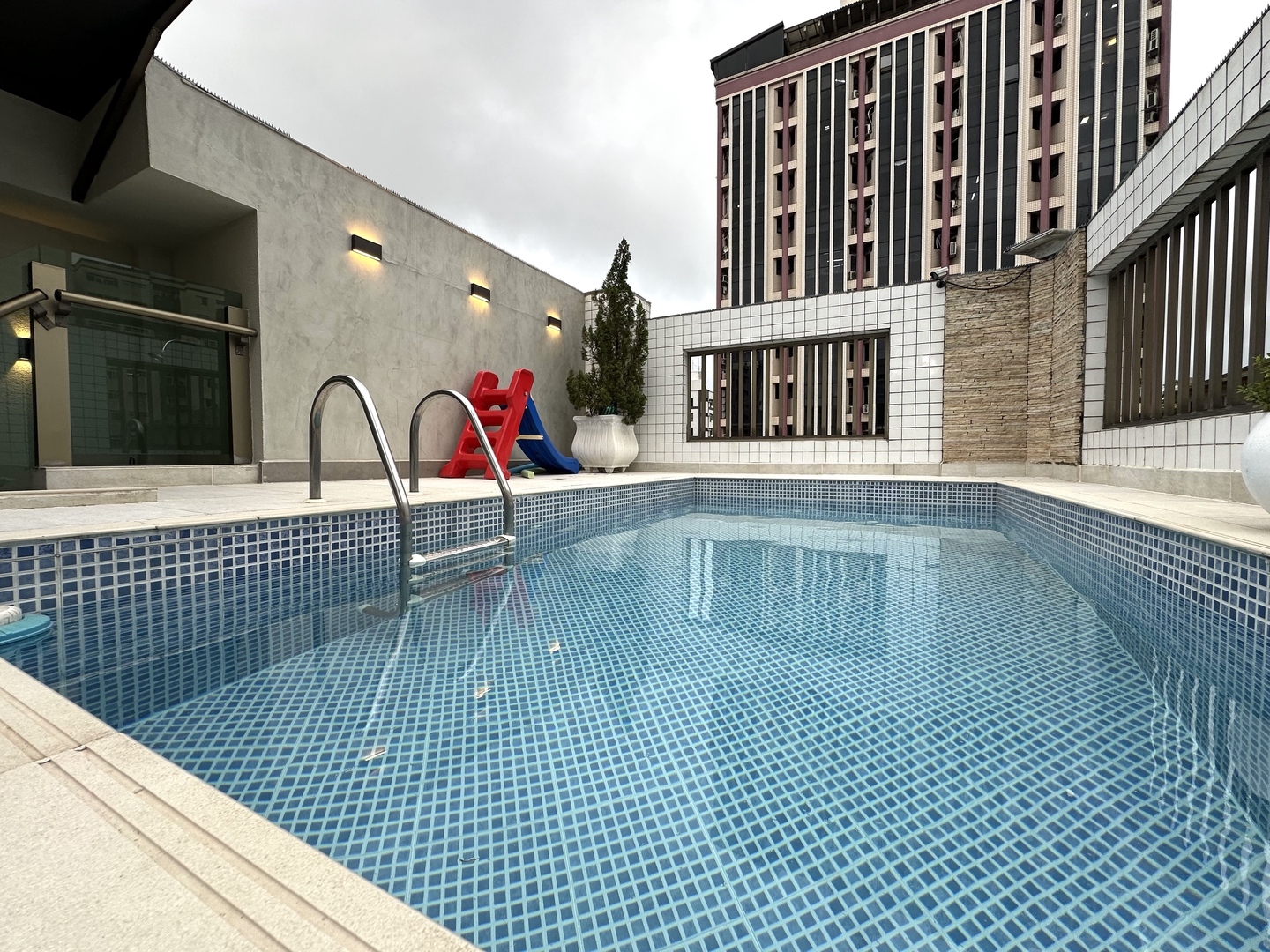 Casa à venda no Embaré: 