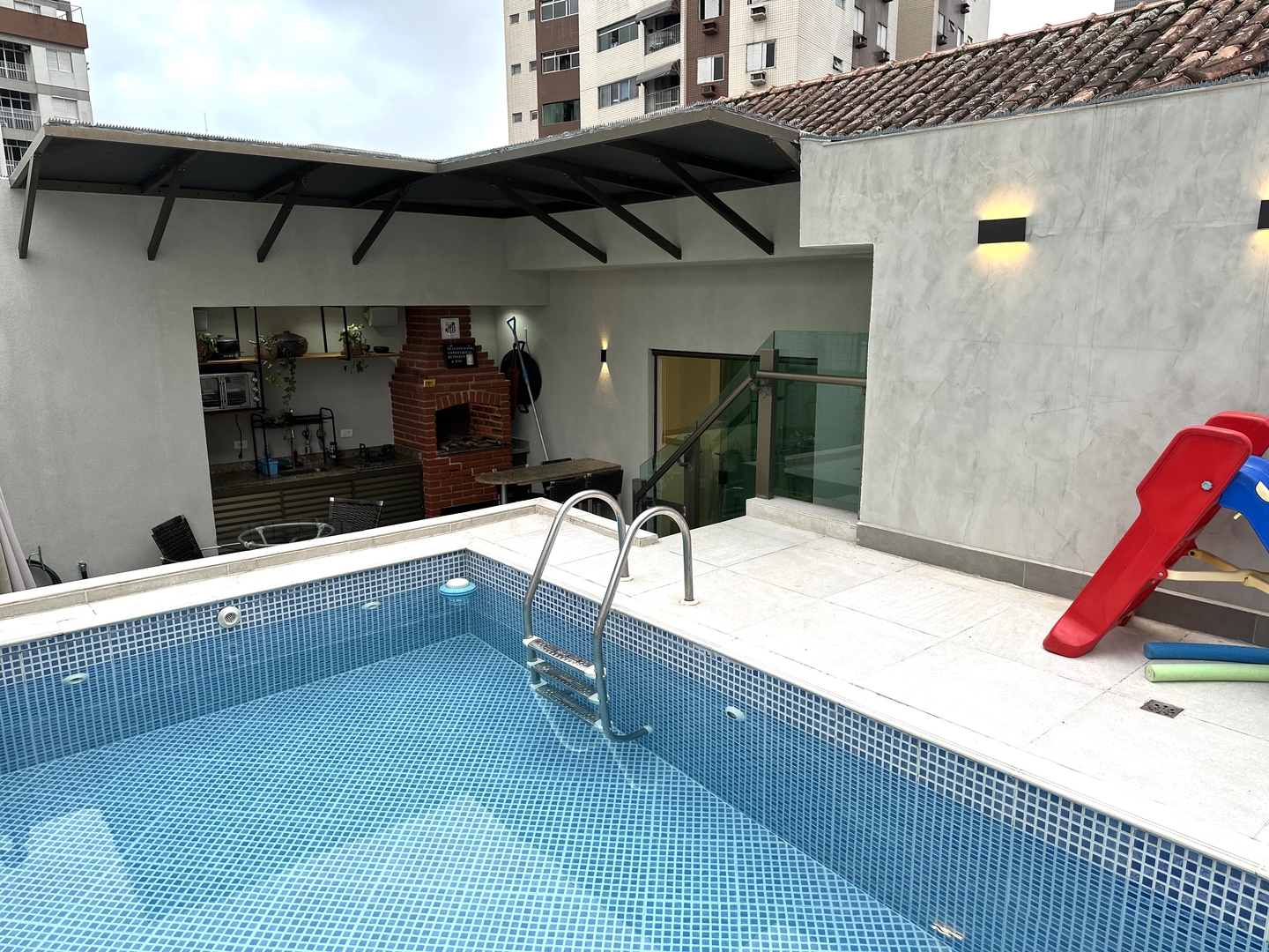 Casa à venda no Embaré: 