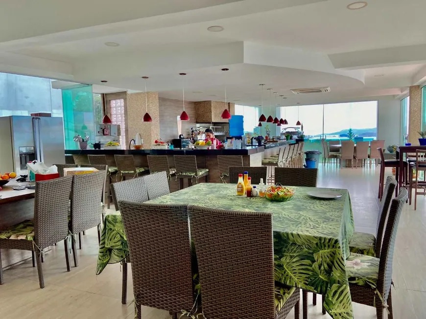 Casa de Condomínio à venda no Marapé: 