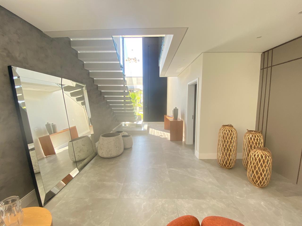 Casa de Condomínio à venda no Riviera: 