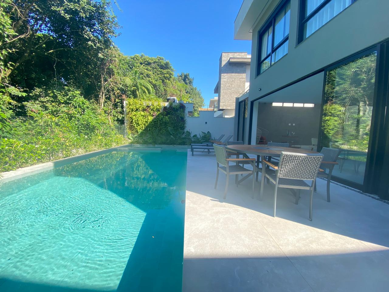 Casa de Condomínio à venda no Riviera: 