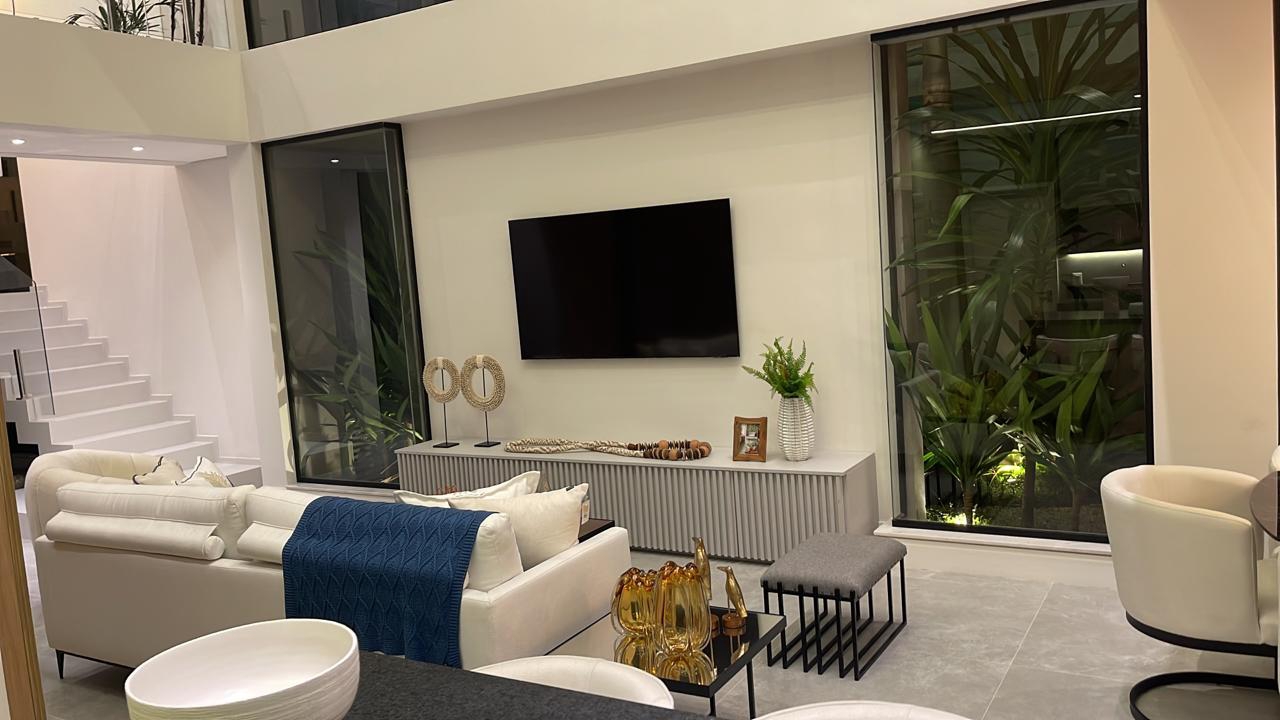 Casa de Condomínio à venda no Riviera: 