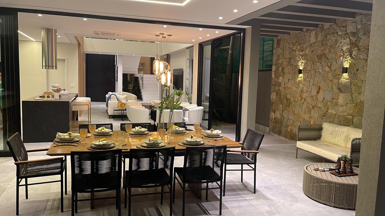 Casa de Condomínio à venda no Riviera: 