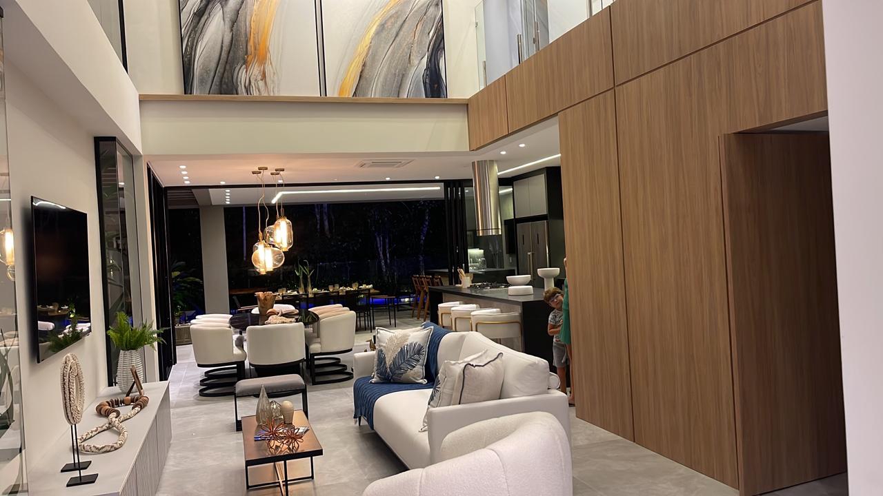 Casa de Condomínio à venda no Riviera: 