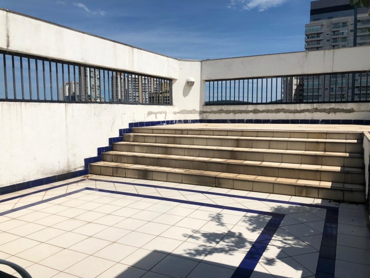 Cobertura à venda no Embaré: 