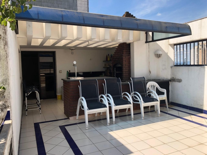 Cobertura à venda no Embaré: 