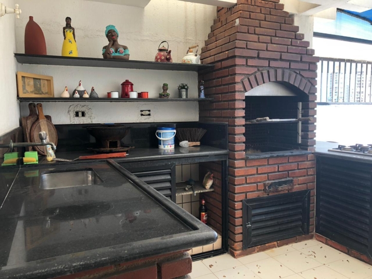 Cobertura à venda no Embaré: 