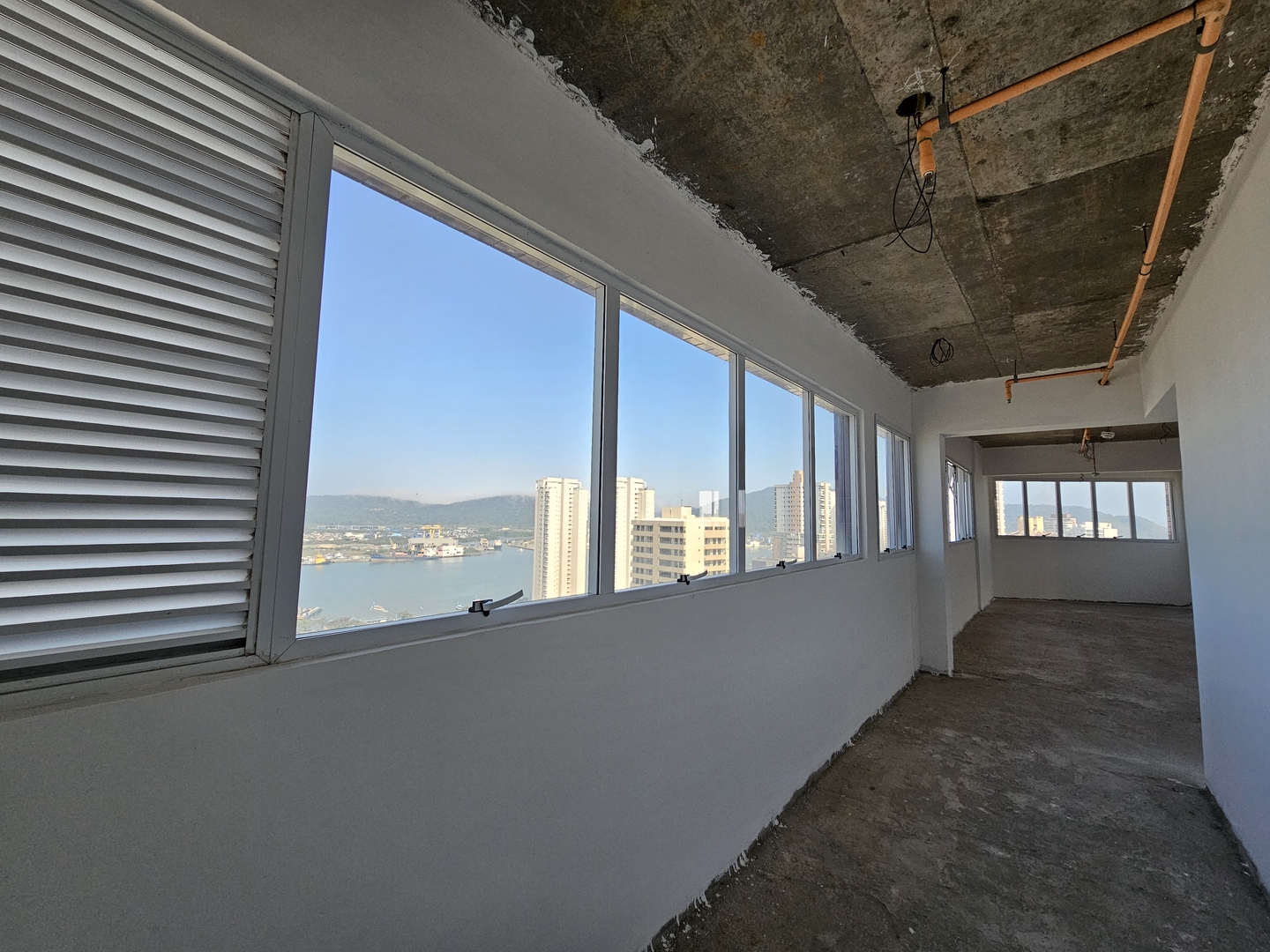 Conjunto Comercial à venda no Ponta da Praia: 