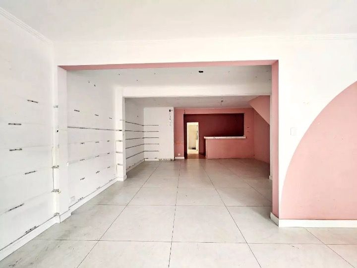 Loja à venda no Embaré: 