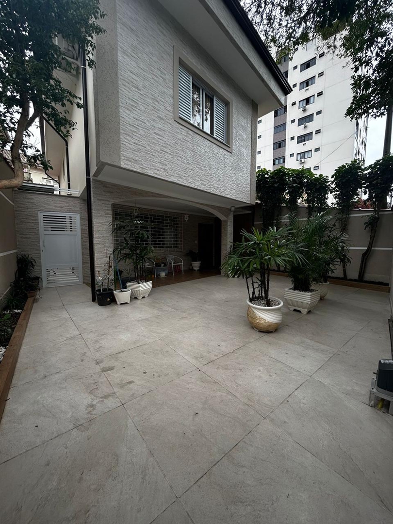 Sobrado à venda no Aparecida: 