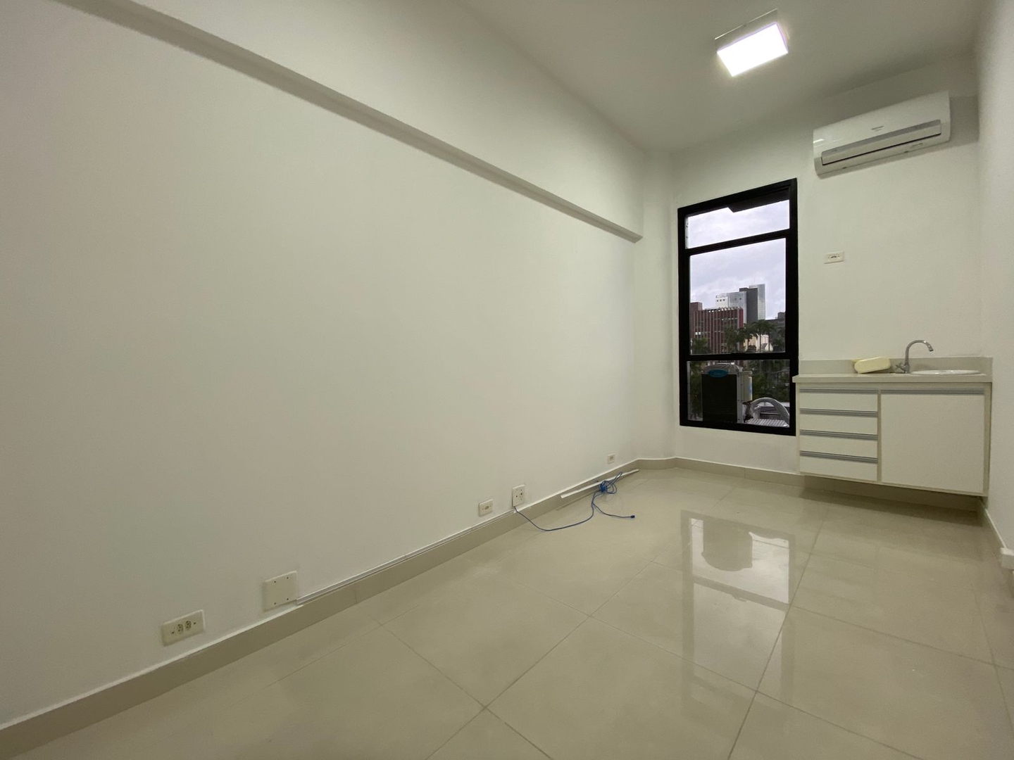 Sala à venda no Vila Mathias: 