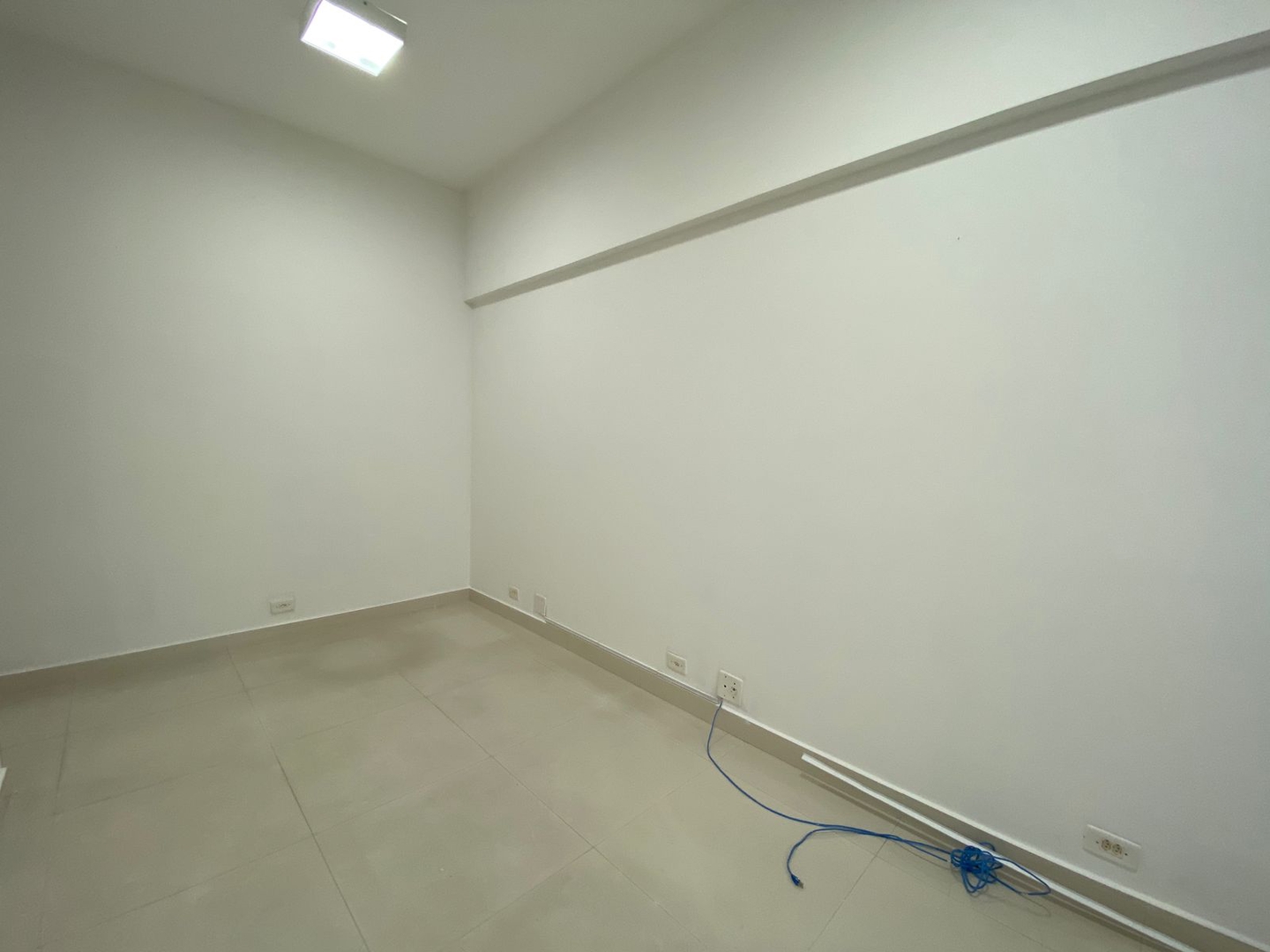 Sala à venda no Vila Mathias: 