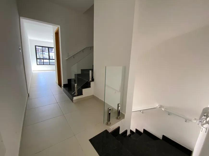 Sobrado à venda no Embaré: 