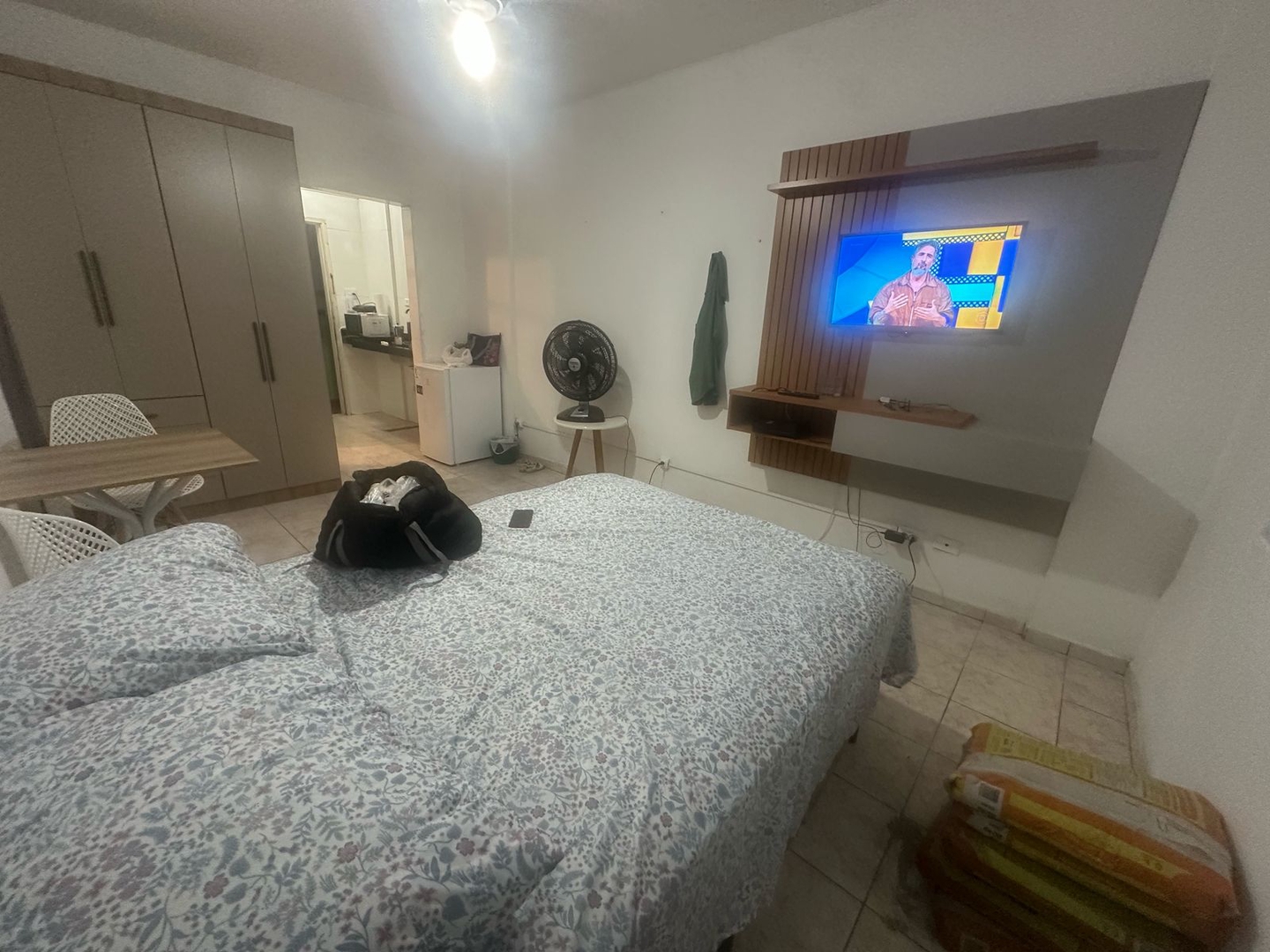 Kitnet à venda no Ponta da Praia: 