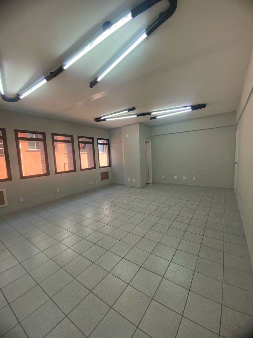 Sala à venda no Vila Mathias: 