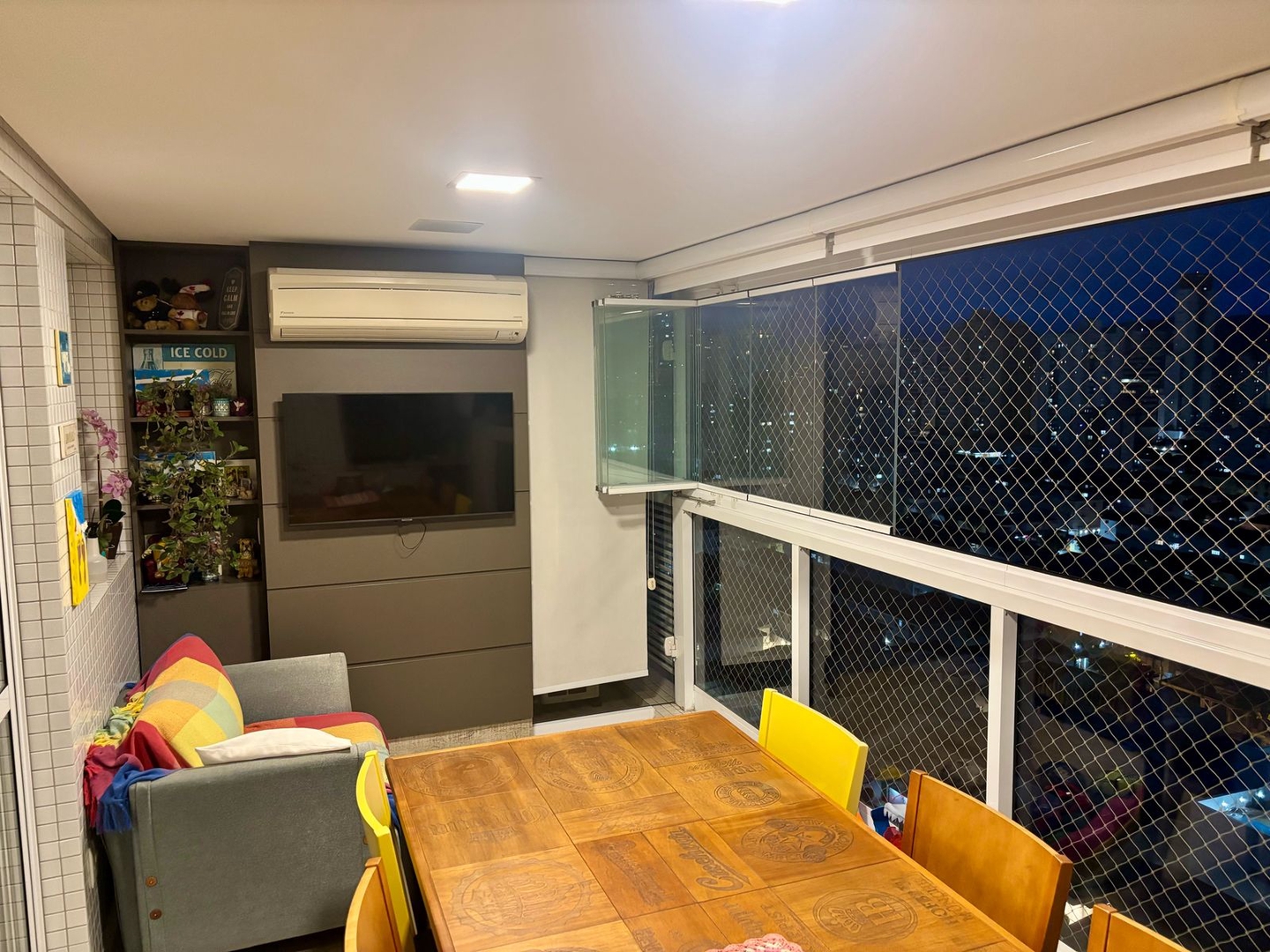 Apartamento à venda no Embaré: 