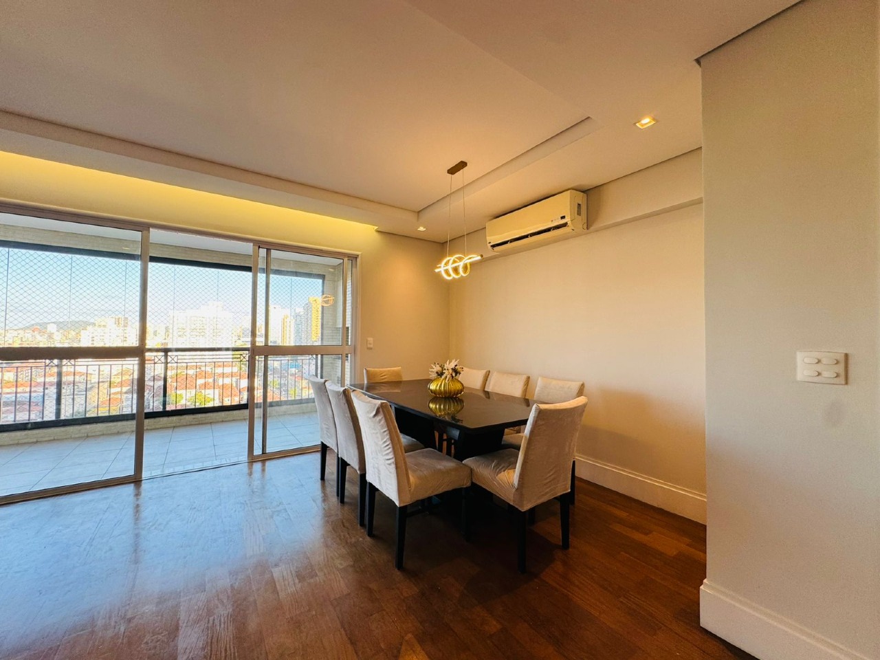 Apartamento à venda no Embaré: 