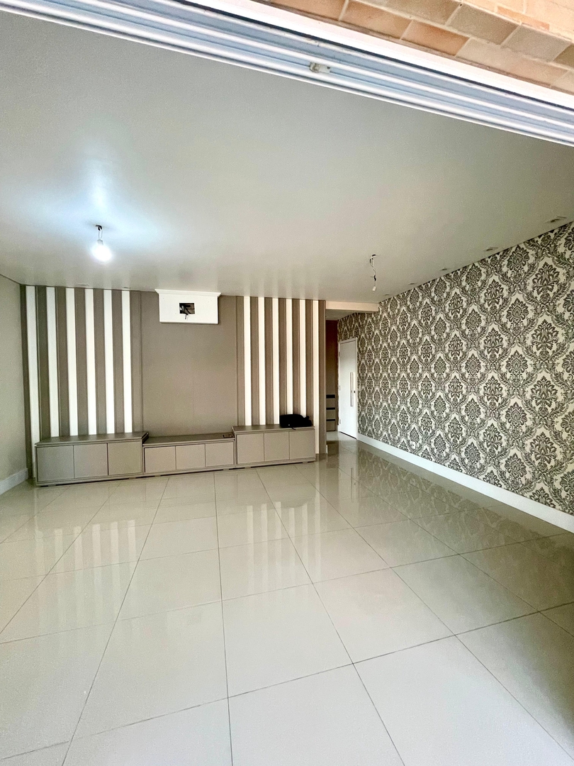 Cobertura à venda no Ponta da Praia: 