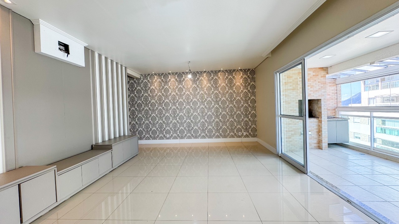 Cobertura à venda no Ponta da Praia: 