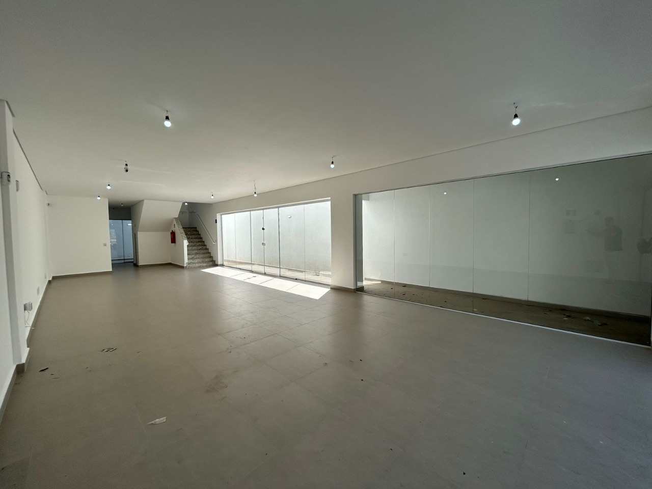 Sala para aluguel no Centro: 