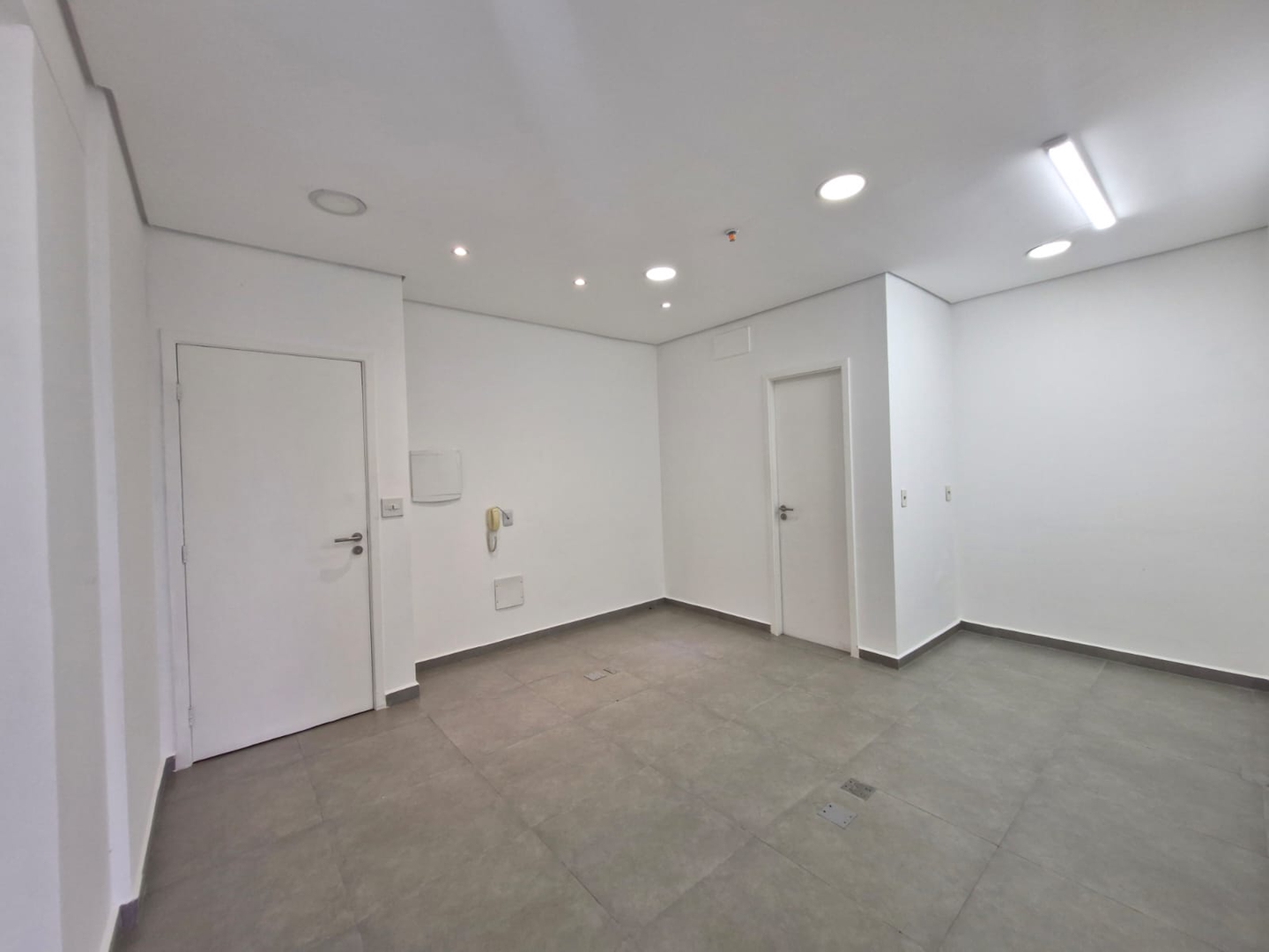 Sala para aluguel no Vila Mathias: 